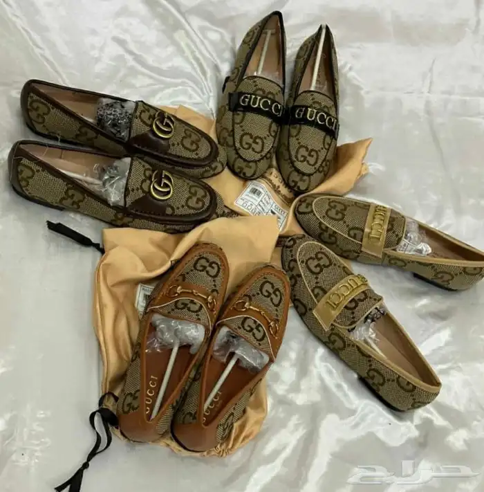 شوزات رجاليه ونسائي طبق الأصل   توصيل للمنزل 12