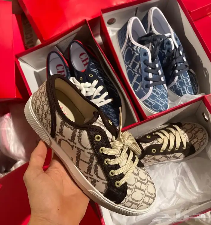 شوزات رجاليه ونسائي طبق الأصل   توصيل للمنزل 5