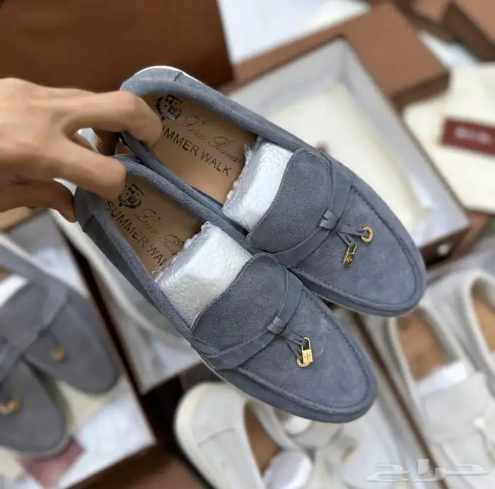 شوزات رجاليه ونسائي طبق الأصل   توصيل للمنزل 3