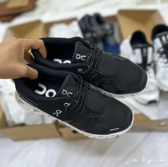 شوزات رجاليه ونسائي طبق الأصل   توصيل للمنزل 2