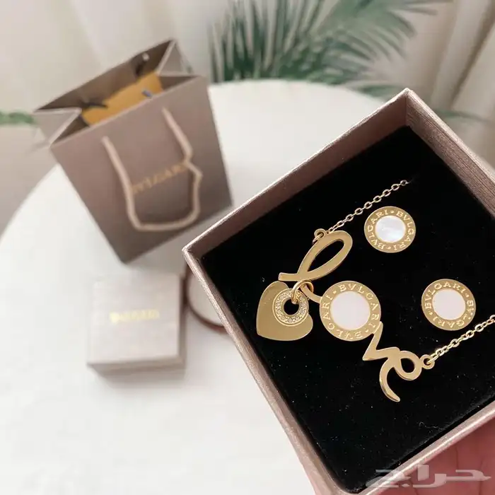 ماركات هدايا هدية لويس فيتون كارتيرجوتشي جفنشي تخفيضات 51