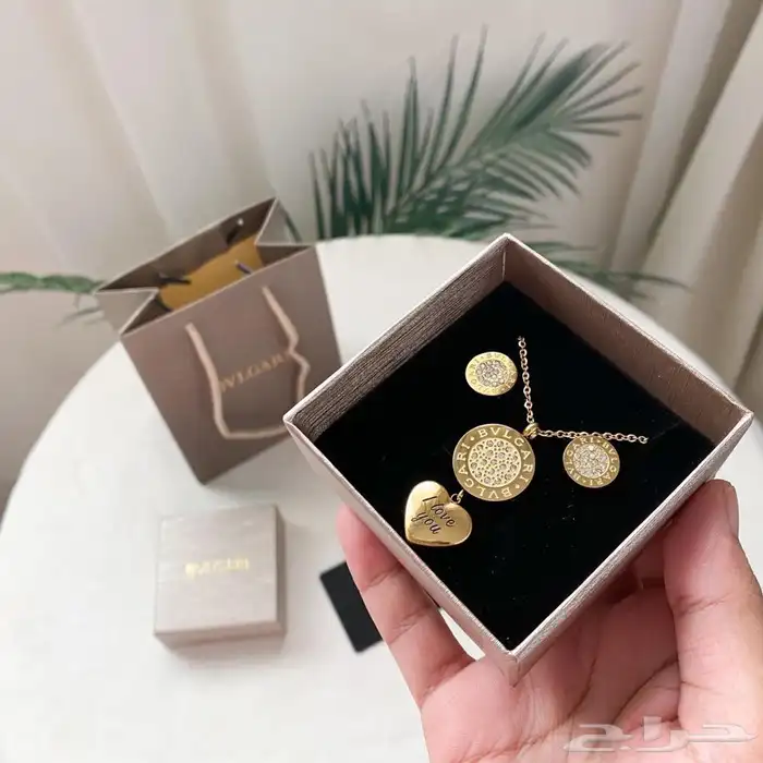 ماركات هدايا هدية لويس فيتون كارتيرجوتشي جفنشي تخفيضات 48