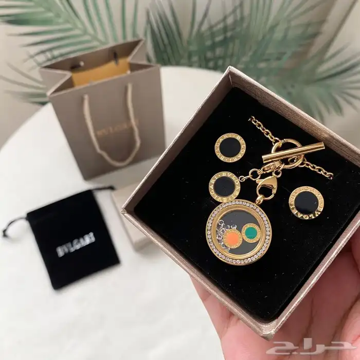 ماركات هدايا هدية لويس فيتون كارتيرجوتشي جفنشي تخفيضات 24