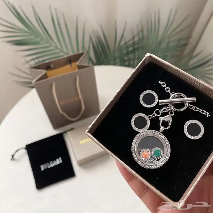 ماركات هدايا هدية لويس فيتون كارتيرجوتشي جفنشي تخفيضات 23