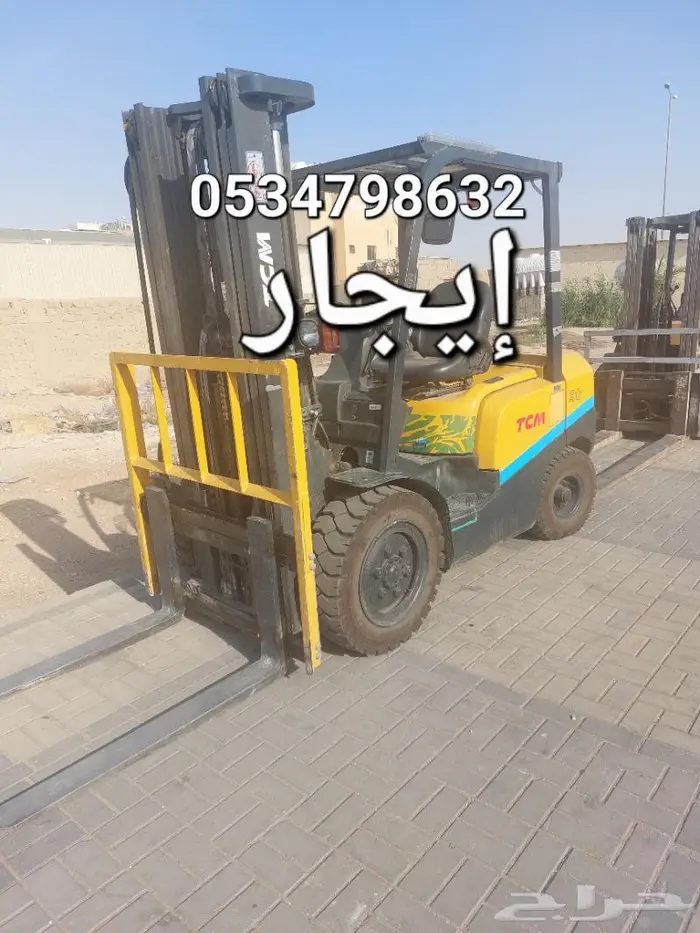 Knife forklift for rent رافعه شوكيه فوركلفت 1