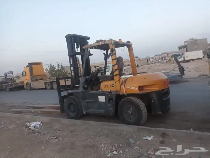 دينات للايجار وروافع شوكيه فوركلفت مع السائق 13