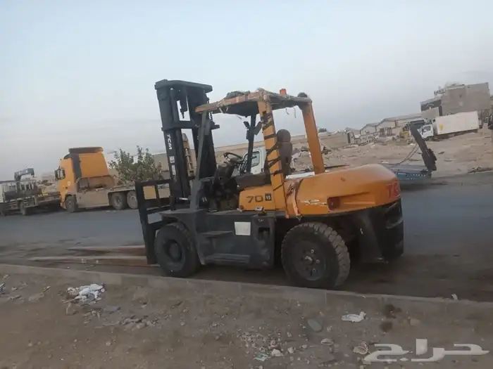 دينات للايجار وروافع شوكيه فوركلفت مع السائق 9