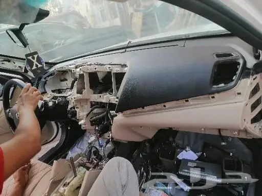 تنجيد سيارات مكه ركائز إنجازات 22