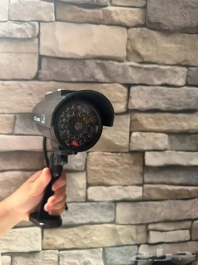 كاميرا وهميه بالطاقه الشمسية 1