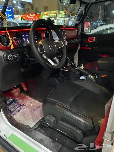 أنوار داخليه على سيارة جيب رانجلرسبورت مديل 2020 5