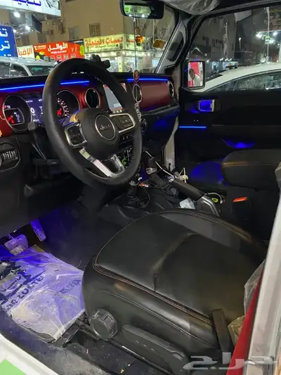 أنوار داخليه على سيارة جيب رانجلرسبورت مديل 2020 6