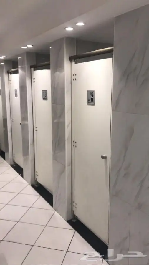 قواطع حمامات الفينوليك 1