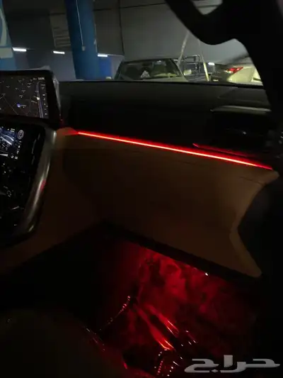 انوار داخليه على سيارة لكزس مديد 2023 7