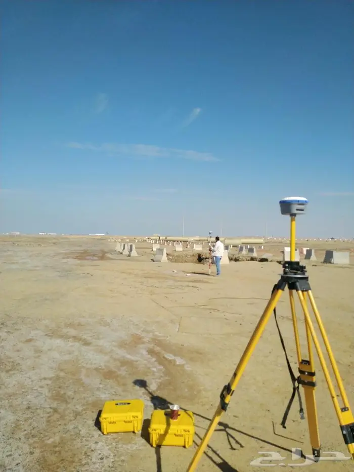 تنفيذ أعمال الحفر والردم والاسفلت واعمال المساحية 1