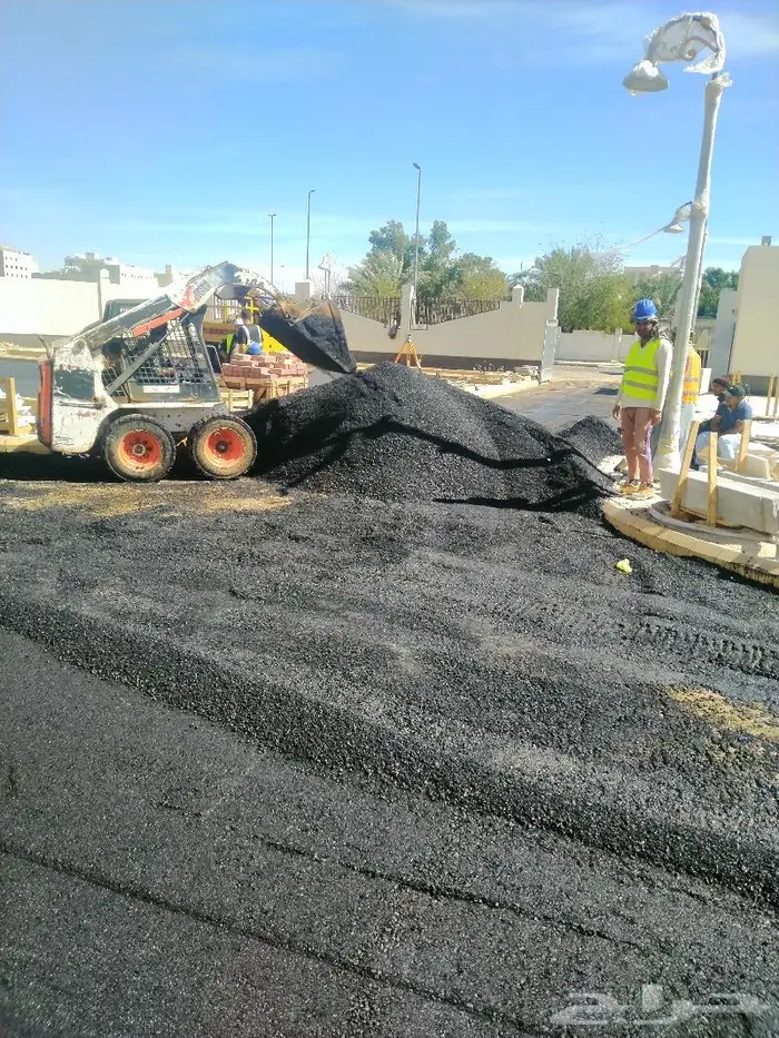 تنفيذ أعمال الحفر والردم والاسفلت واعمال المساحية 11