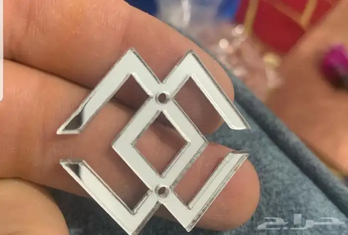 بوكسات بوكسات عبايات أكياس لوقو جلد ليبل قماش ستكر كروت تاق 34