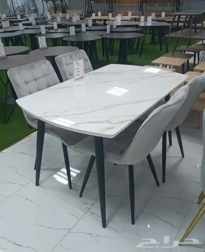 طاولات طعام جديدة بالكرتون موديلات حديثة 1