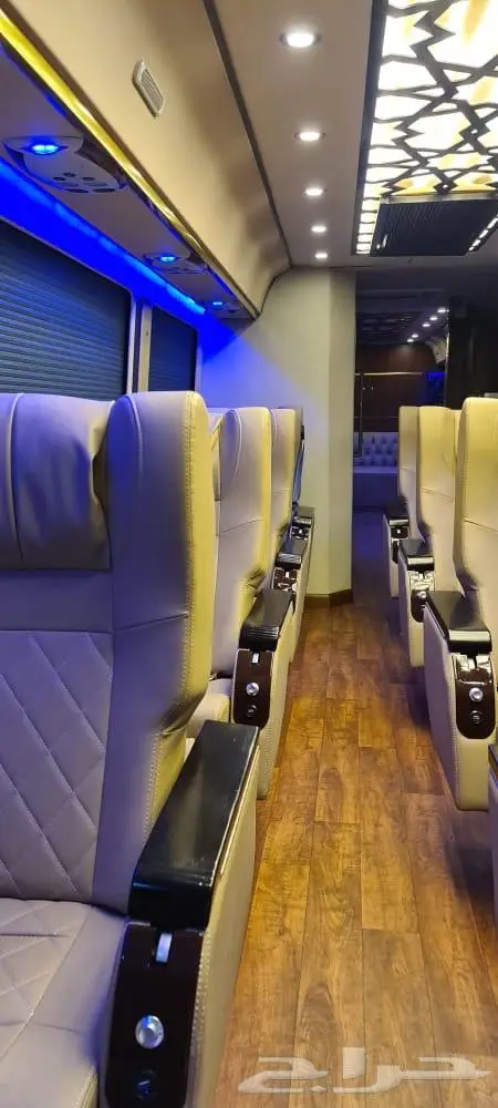 باص للايجار وسيارة بالسائق 30