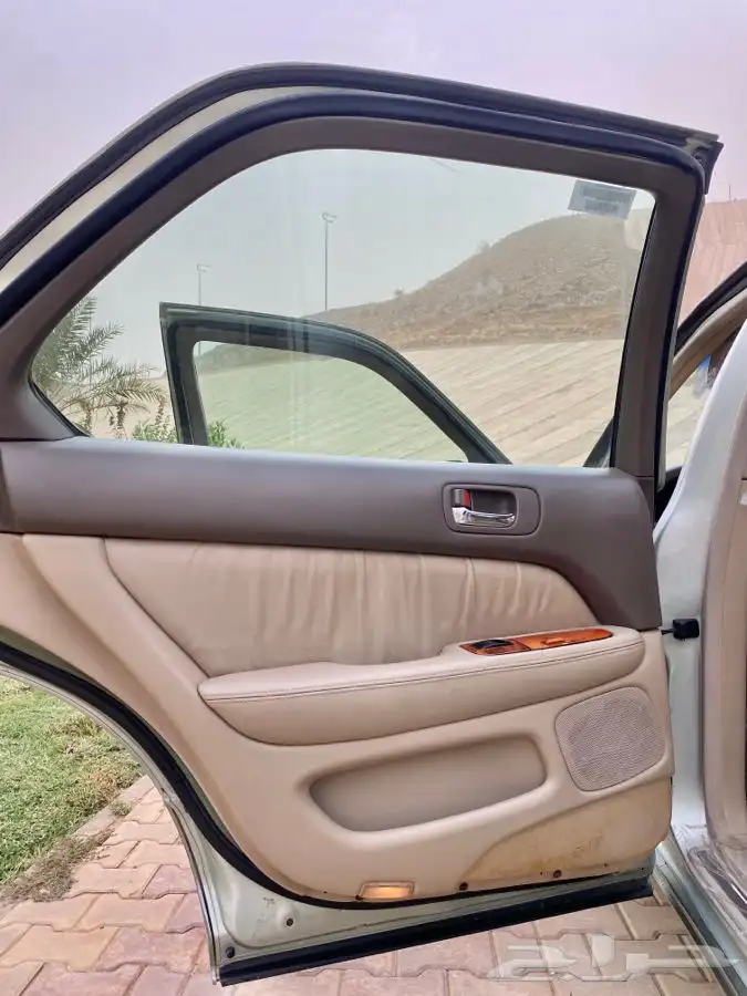 لكزس LS 400 ( مباع ) 39