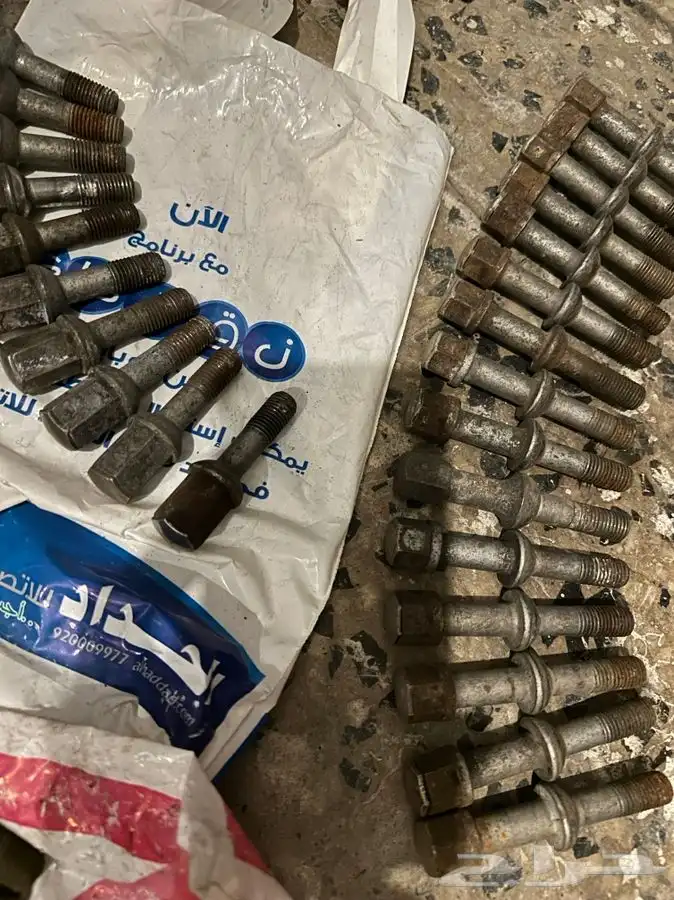 مسامير صواميل جنط مرسيدس شبح فرخ شبح وال560 او 300 5