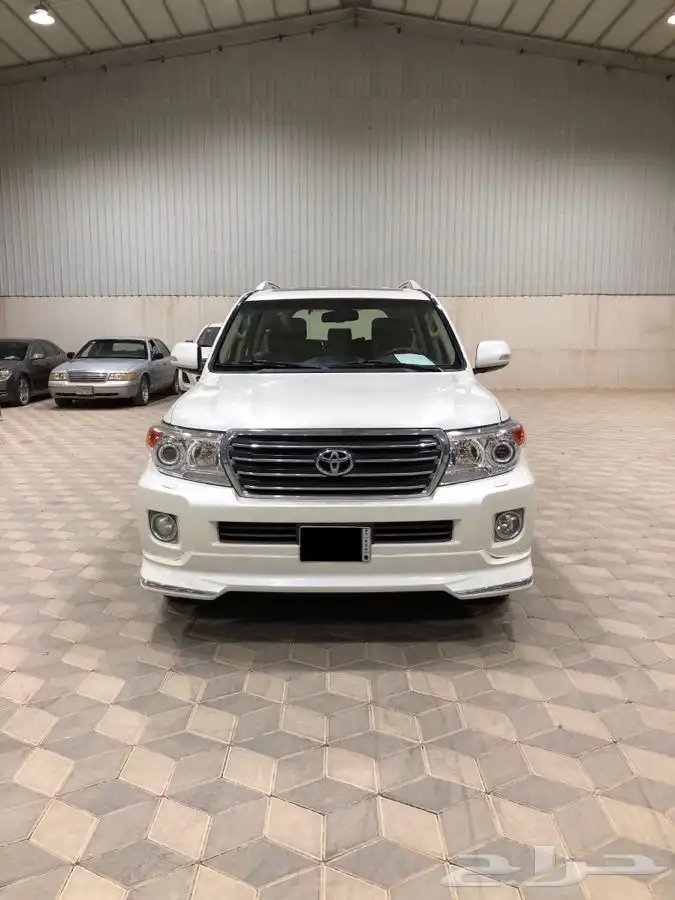 لاندكروزر جي اكس ار GX.R 2015 V8 1
