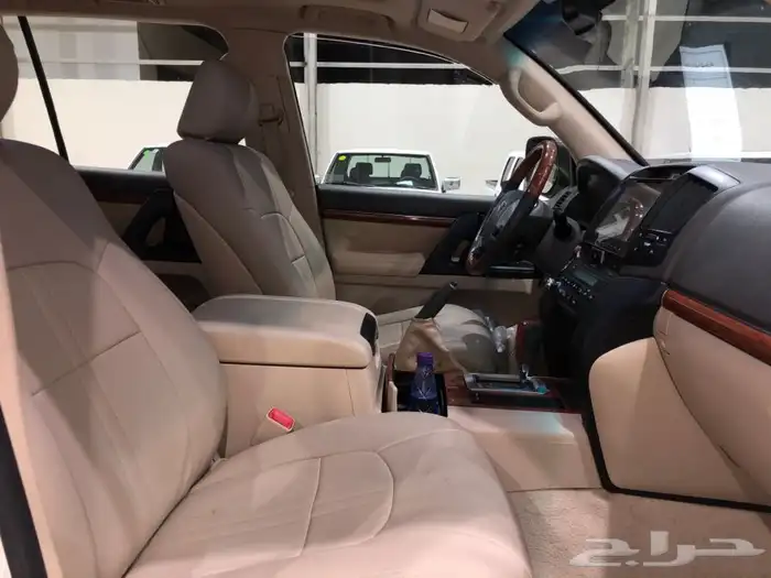لاندكروزر جي اكس ار GX.R 2015 V8 21