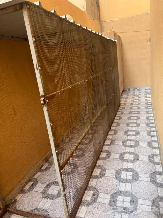 حظيرة دجاج ارتفاع 2 متر طول 4 وزيادة عرض 1 متر الى شوي 1