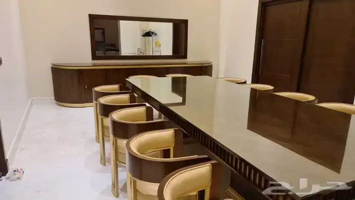 ديكورات خشبية و غرف نوم و كنب و طاولات طعام 25