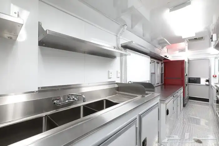 تعديل و تجهيز سيارات الاسكريم 2