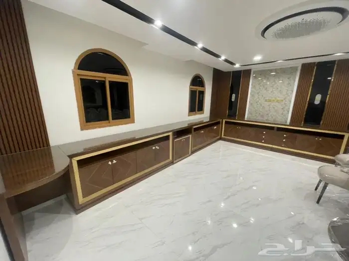 ديكورات خشبية و غرف نوم و كنب و طاولات طعام 12