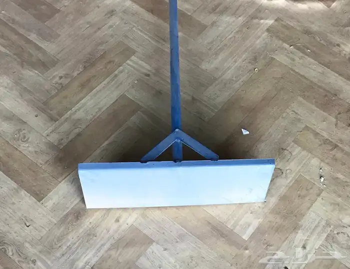 جاروف لتنظيف شبوك الغنم و مشط حديد 0