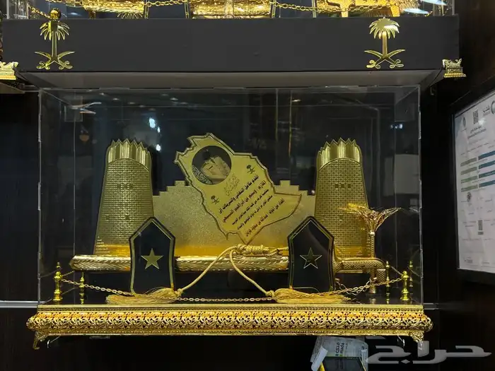 هدايا تخرج ضباط سيوف دروع هدايا 28