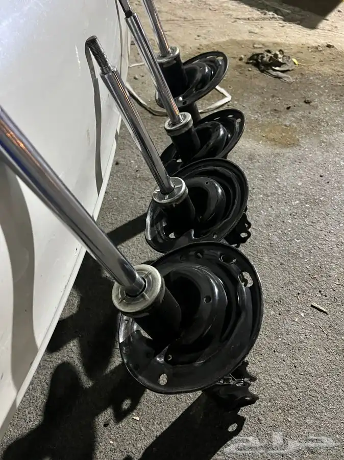 مساعدات عكوس مقصات كراسي مكينة اصلي تويوتا 2