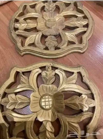 شمعدان خشبي ولوحات ديكوريه 0