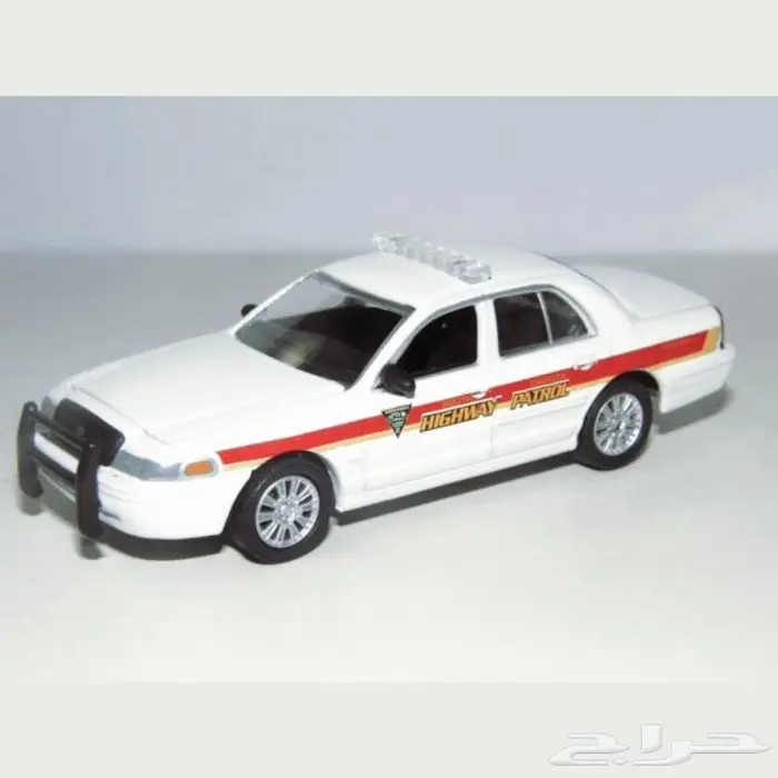 من النوادر مجسم فورد بوليسي كراون فكتوريا 1