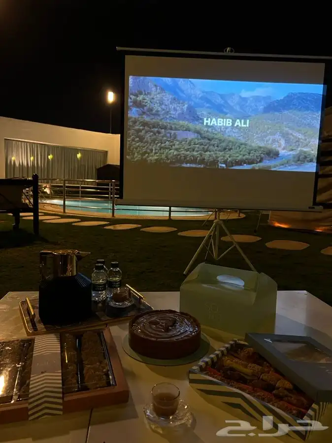 بروجكتر للأيجار شاشه مترين بمترين 1