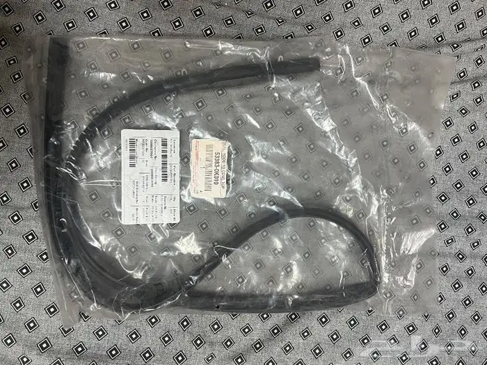 للبيع قطع غيار تويوتا هايلوكس موديل 2015 49