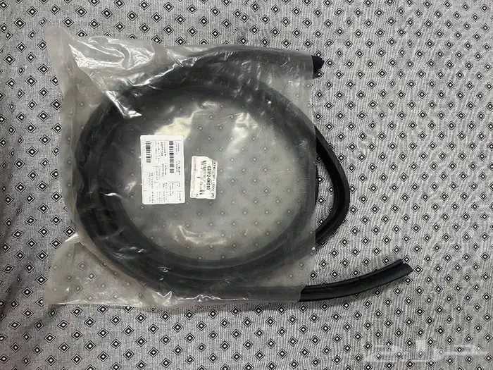 للبيع قطع غيار تويوتا هايلوكس موديل 2015 52