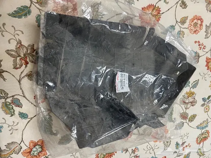 للبيع قطع غيار تويوتا لاندكروزر موديل 2007 31