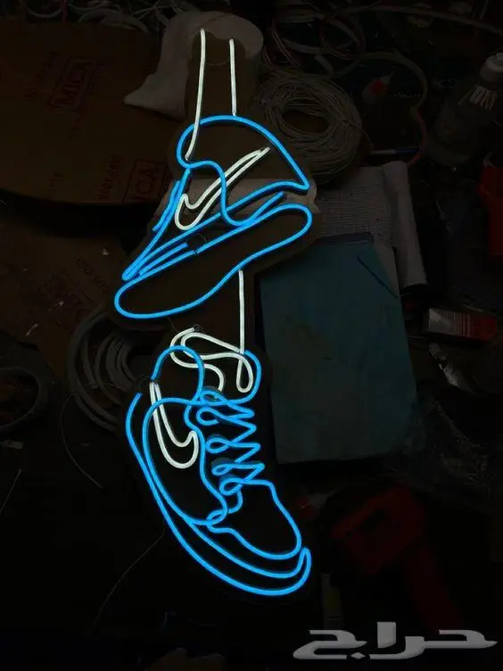 لوحة نيون 9