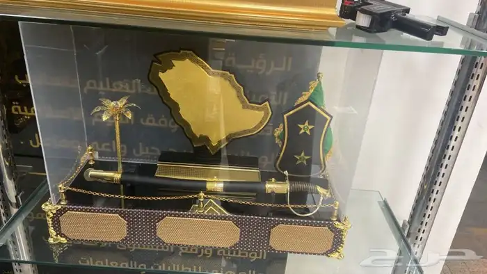 خطاط لوحات تركيب حروف بارزه وكلادنج وصيانه لوحات 21