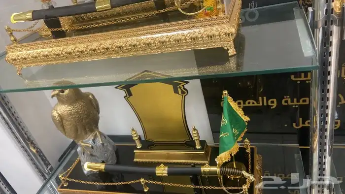 خطاط لوحات تركيب حروف بارزه وكلادنج وصيانه لوحات 24
