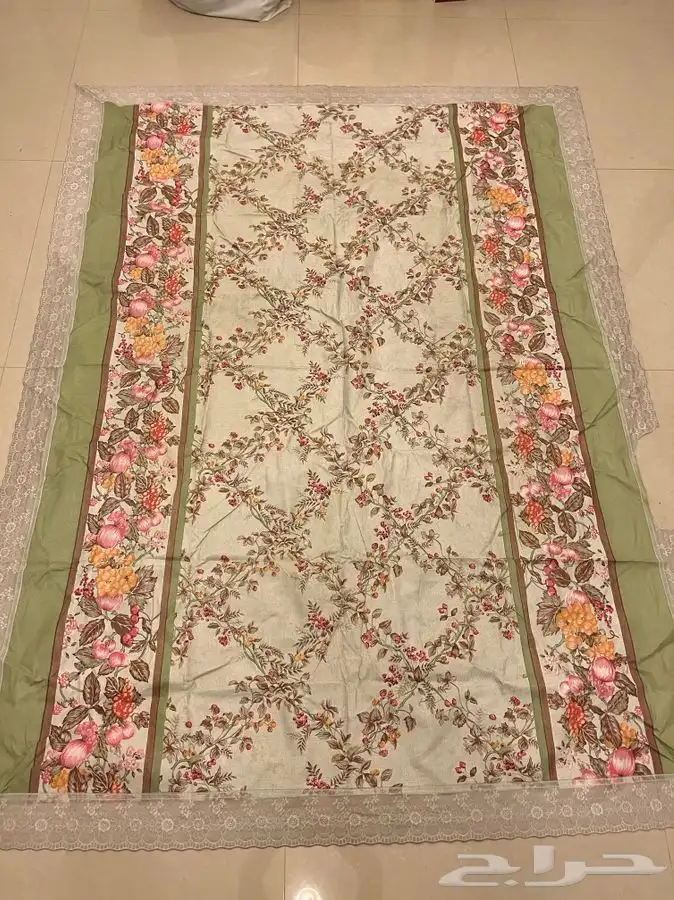 للبيع مفارش طاوله طعام متنوعه ( بحاله ممتازه ) 2