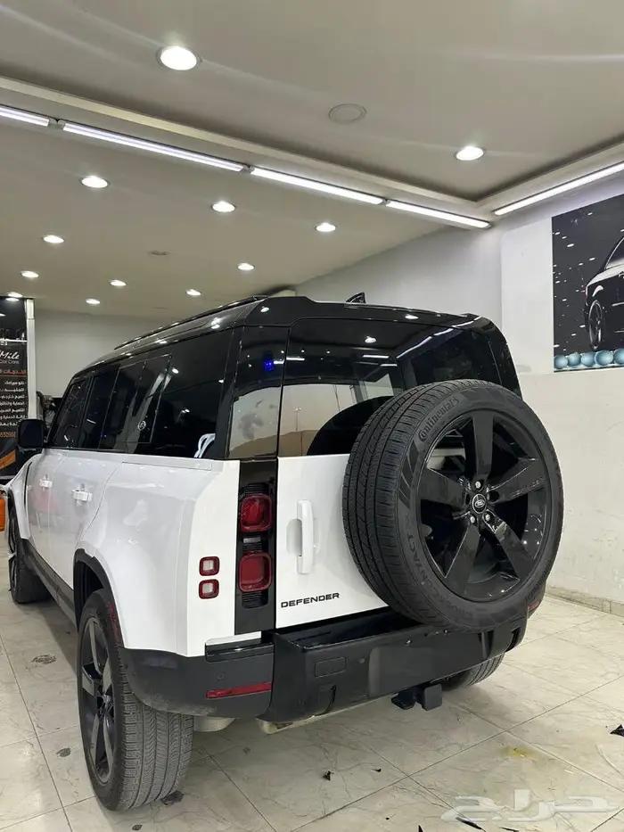 تجليد بلاك اديشن للاند روفر ديفندر 1