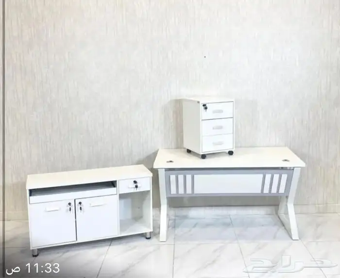 مكاتب وكراسي حديثه اسعار منافسه وتس فقط 30