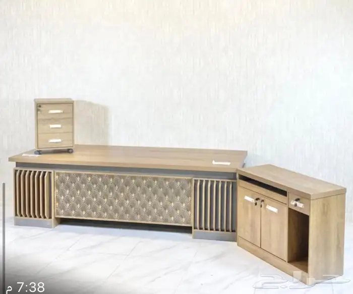 مكاتب وكراسي حديثه اسعار منافسه وتس فقط 28