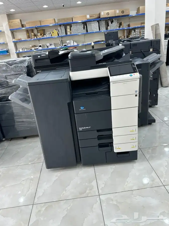 مكاين تصوير ملونة ابيض و اسود 1