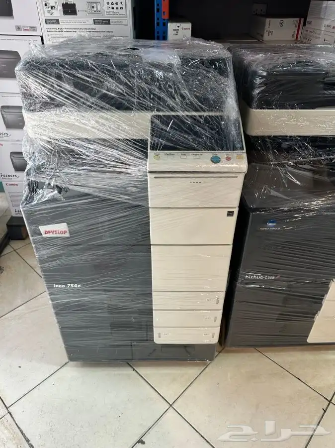 مكاين تصوير ملونة ابيض و اسود 2