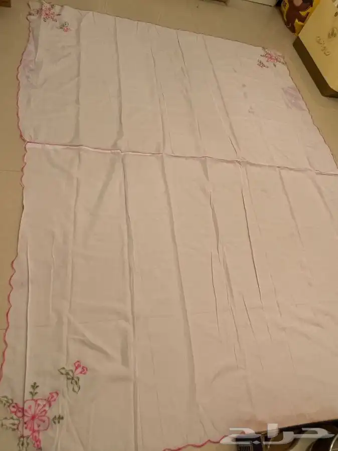 للبيع مفارش طاوله طعام متنوعه ( بحاله ممتازه ) 4
