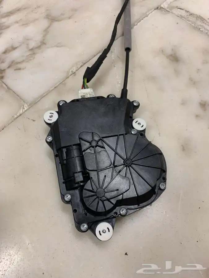 قطع بي ام الفئة السابعة . (أبواب - شنطة و جهاز البريك و .) 4